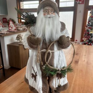 Papai Noel casaco branco e bege 60cm