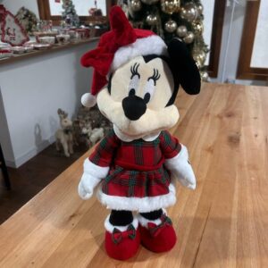 Minnie em pé saia xadrez 45cm