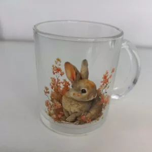 Caneca de vidro com desenho coelho
