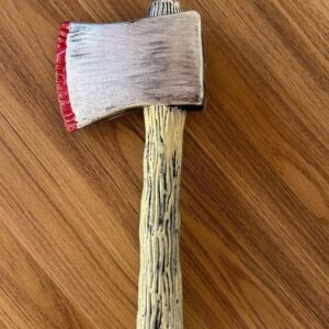 Machado de plástico com sangue