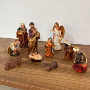 Sagrada família em resina com 10 pçs