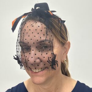 Tiara com tule poá preto