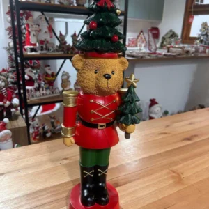 Urso quebra nozes em resina verm e verde 51,5cm