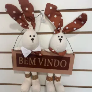 Placa decorativa casal de coelhos marrom e branco