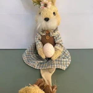 Coelha sentada pernas moles xadrez azul 50cm