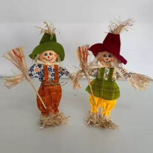 Espantalho de pé com vassoura 27cm sortido