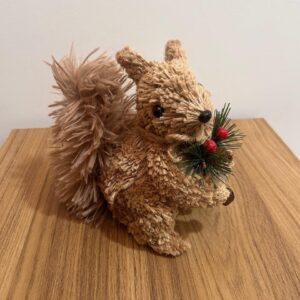 Esquilo rústico marrom 17cm