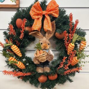 Guirlanda com coelho, cenouras e laço laranja 60cm