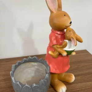 Resina coelha com bebê e cesta 45cm