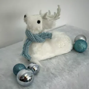 Rena branca deitada cachecol azul 19cm