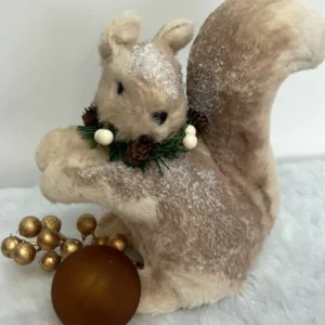 Esquilo em pé colar de pinha 23cm