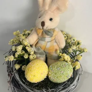 Mini arranjo ninho rústico com coelho 12x10cm