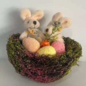 Arranjo de mesa pequeno ninho com coelhos 15x13cm