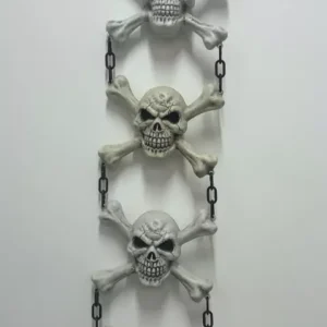 Enfeite de porta com 4 caveiras