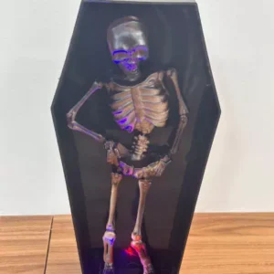 Esqueleto dançante no caixão com movimento e som