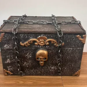 Baú acorrentado 47x30x31cm com mov, som e led