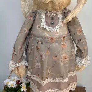 Coelha em pé de palha bege 60cm