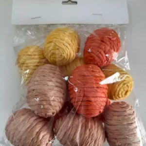 Ovos cor creme, rosa e laranja com 12 unidades