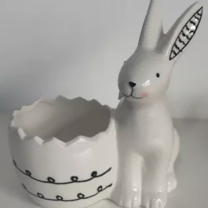Coelho de porcelana com cesta com preto e branco 20cm