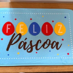 Tapete Feliz Páscoa azul 40x60cm