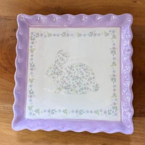 Prato quadrado borda lilás 20,5x20,5x2,6cm