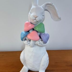 Coelho com cogumelos de resina 38cm