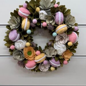 Guirlanda flores e macarrons 35cm