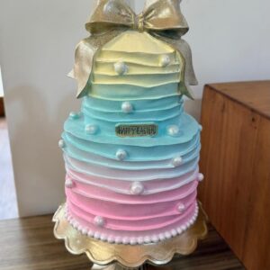 Bolo decorativo com orelhas 40x19x19cm