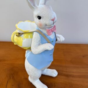 Coelho com xicara de resina 30x15x11cm