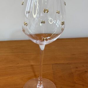 Taça vinho cristal com laços e borda dourada 550ml