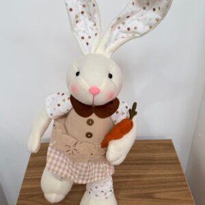 Coelha vestido camisa morango 68x24x13cm