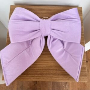 Laço lilás pelúcia G 40x37cm