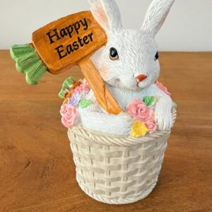 Coelho no cesto Happy Easter de resina 12cm