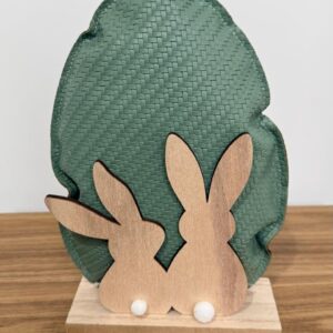 Casal Coelho decorativo ovo verde 24x18x6m