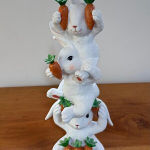 Torre de coelhos com cenouras 42,5cm