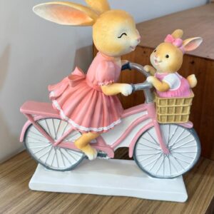 Resina Coelhas na bicicleta 36x33cm