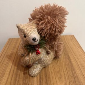 Esquilo tricot bege 20cm