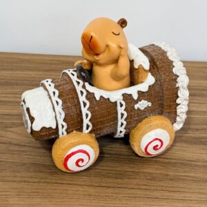 Capivara no carrinho com led de resina 18cm