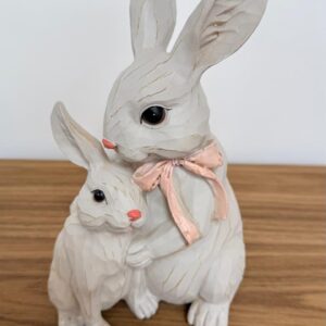 Coelha com filhote de resina 24cm