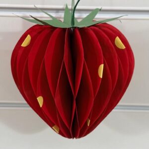 Pendente morango cartonado 20x16cm