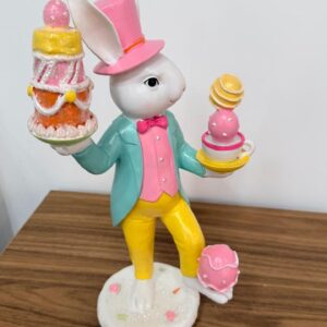 Coelho equilibrista de resina 30x15x11cm