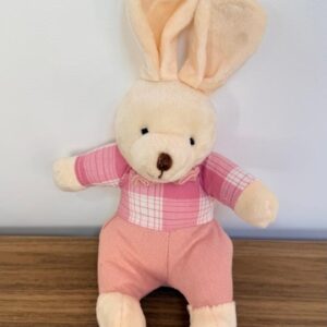 Coelho roupa rosa 15x15x7cm