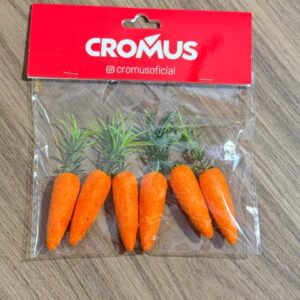 Mini cenoura flocada 9x2x2cm 6 unid