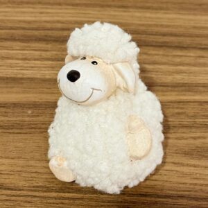 Ovelha sentada sorridente 8x6x6cm