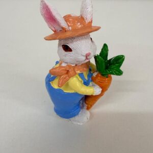 Mini coelho de resina 8x3x4cm