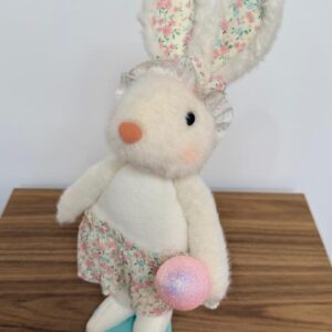 Coelha roupa florida 32x12x11cm