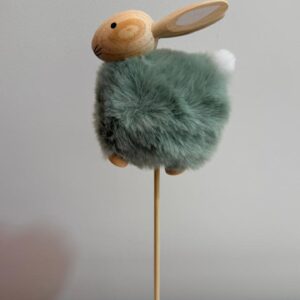 Pick coelho de pelúcia e madeira 34cm