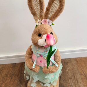 Coelha pelúcia em pé com tulipa 48cm