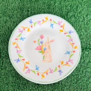 Kit 6 Pratos rasos vidro opalino branco com flores e coelho