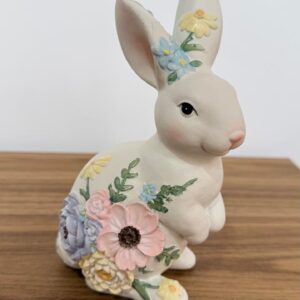 Coelha florida de resina 17cm